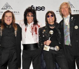 Alice Cooper Group bassist DENNIS DUNAWAY gives LRI a massive, career spanning interview