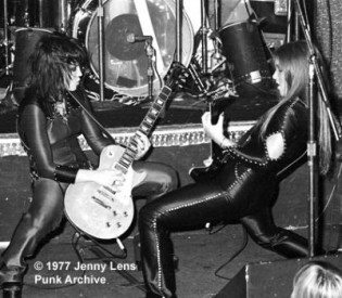 The Runaways Author Evelyn McDonnell On Her New Book, “Queens Of Noise”, Band’s Legacy and More!