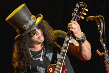 Slash featuring Myles Kennedy and the Conspirators  – Detroit, MI 3/4/2022